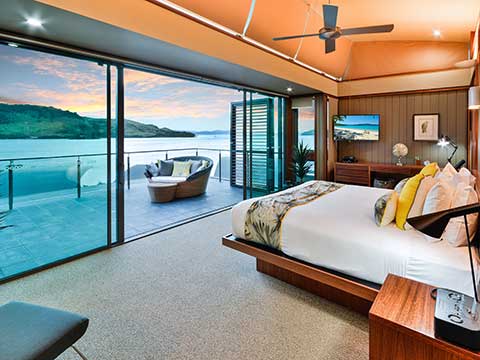 Yacht Club Villa 34 4 Bedrooms 4 Bathrooms Hamilton Island Holiday Homes